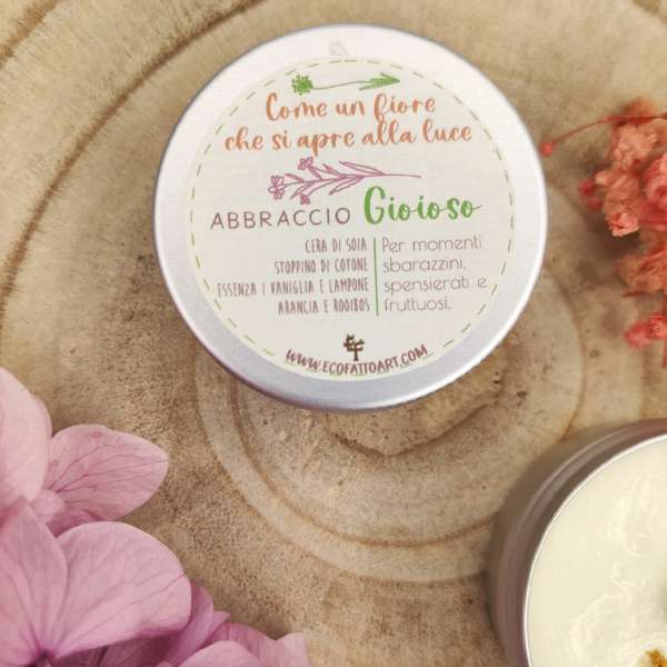 Candela artigianale in cera di soia – Abbraccio Gioioso con vaniglia e lampone